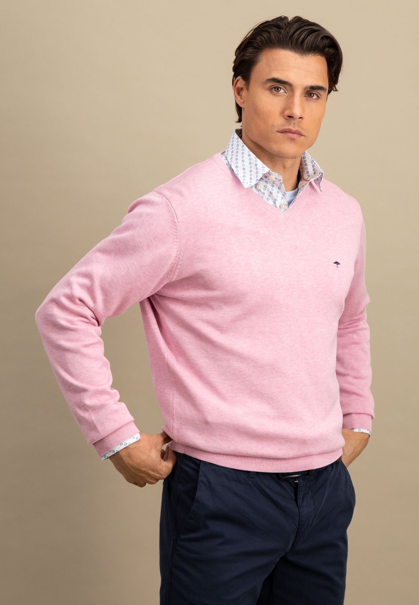 Pullover aus Baumwolle mit V-Ausschnitt Rabatt